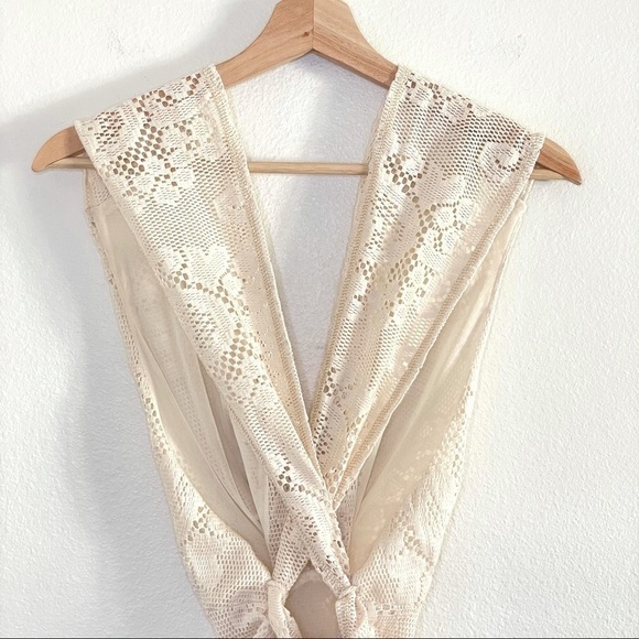 NWT Anthropologie Mes Demoiselles Fanti Plunging V Lace Bodysuit in Ecru XS - SM - Picture 11 of 15